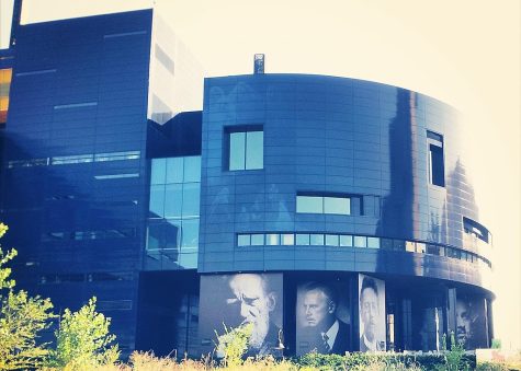 “Hamlet” at the Guthrie: Not Just for Shakespeare Lovers
